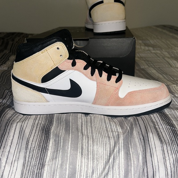 Jordan 1 Mid SE Flight Club Size 11 (Used) - Picture 5 of 14